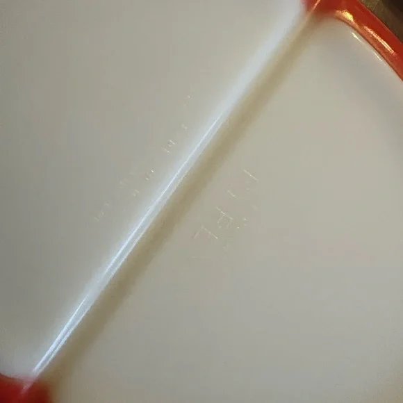 Vintage ‘Friendship’ Pattern Pyrex Dish - Picture 3 of 4